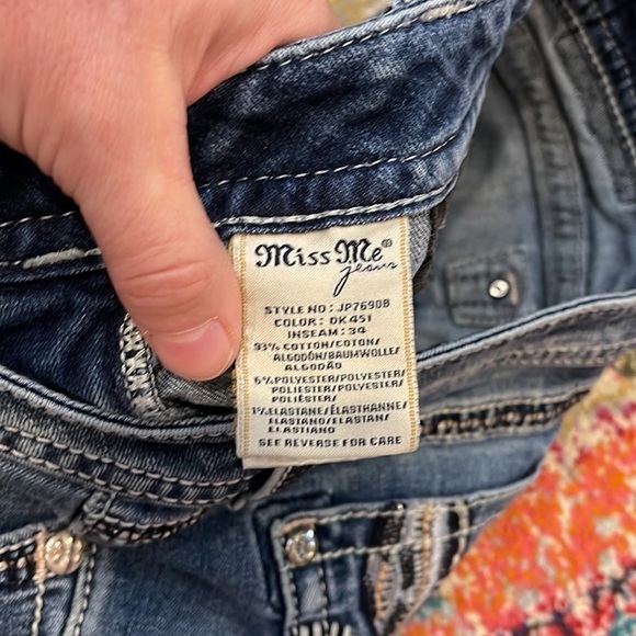 Miss Me Fleur De Lis Embroidered Y2K Low Rise Bootcut Jeans - Picture 11 of 16